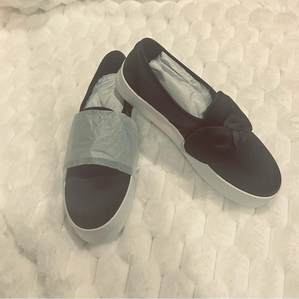 NEW Rebecca Minkoff Satin Black Bow Flats Sneaker, Size 5 - Picture 2 of 8